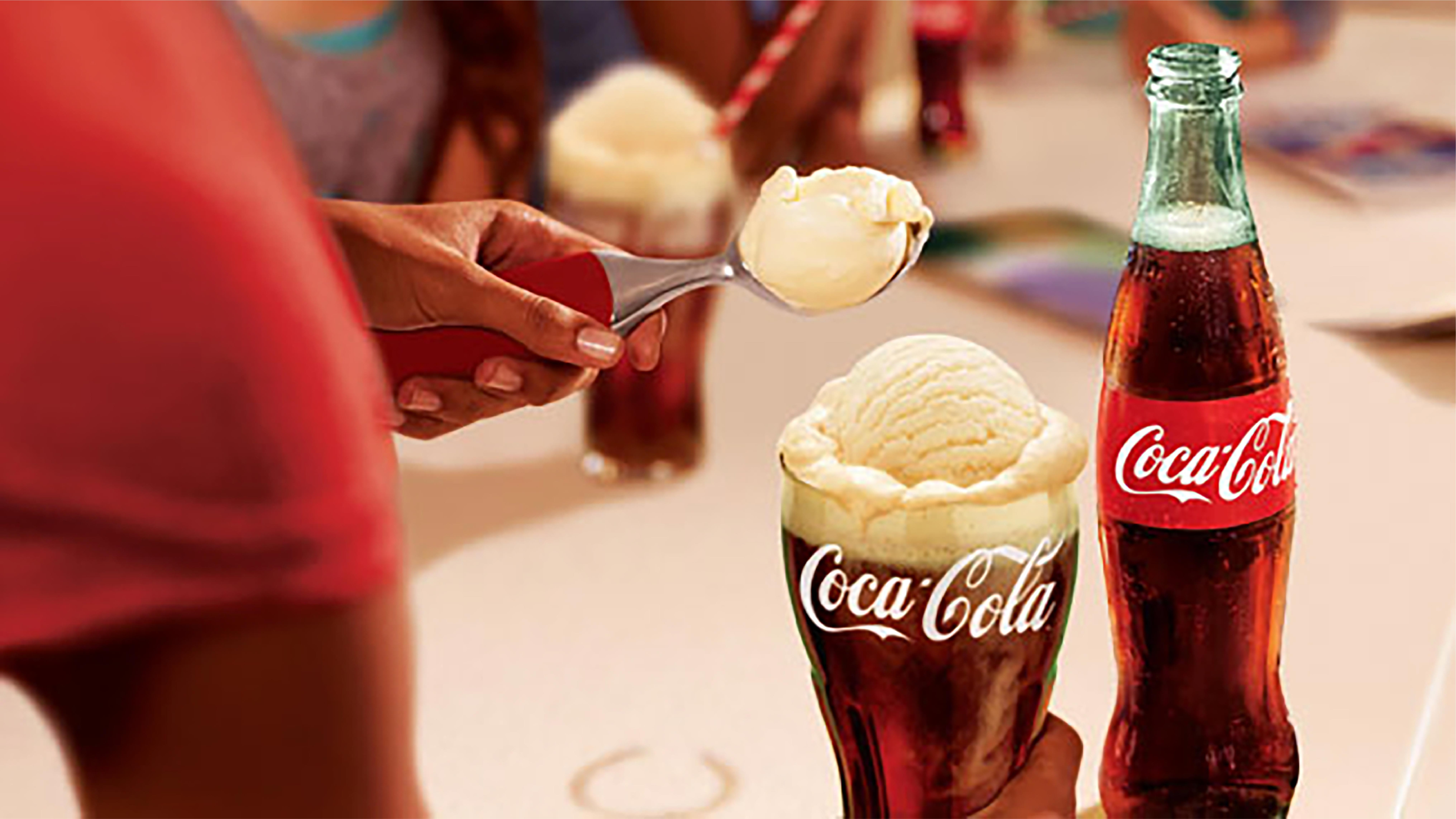 لواشک آمریکایی رول آپ آیس رول با طعم کولا 1 عددی - Ice Roll Cola