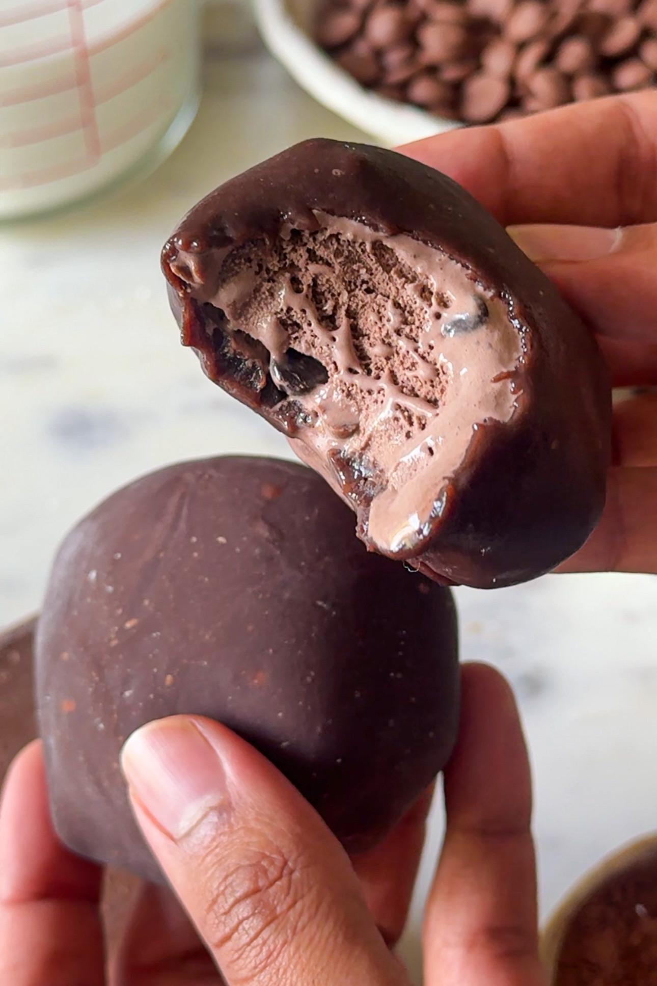 موچی با طعم شکلات رویال فمیلی - 8 تایی 120 گرم | Royal Family Mochi 2 موچی با طعم شکلات رویال فمیلی - 8 تایی 120 گرم | Royal Family Mochi