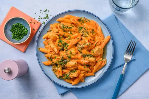 طرز تهیه پاستا پنه با سس گوجه و پنیر - طعم اصیل ایتالیایی در 20 دقیقه